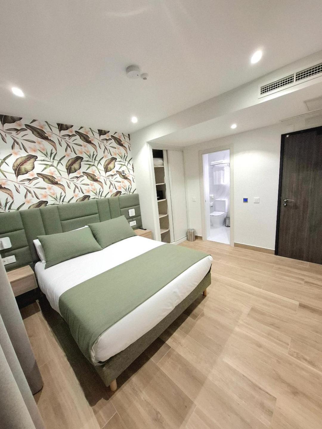 Hostal San Blas Madrid Exterior foto