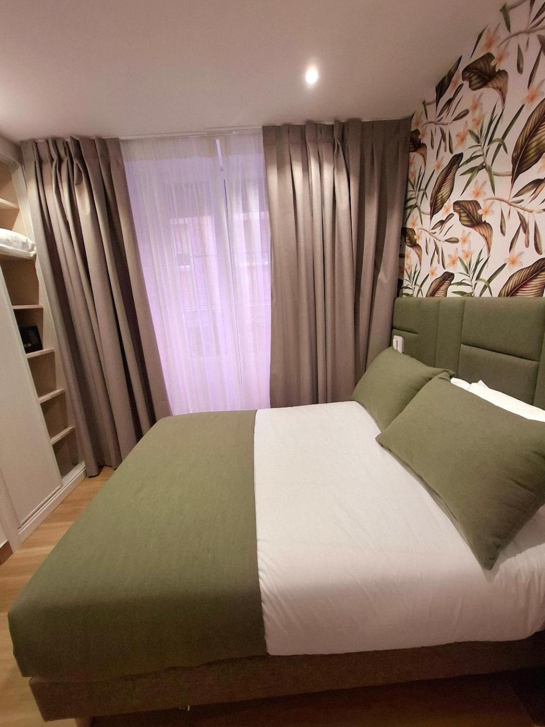 Hostal San Blas Madrid Exterior foto